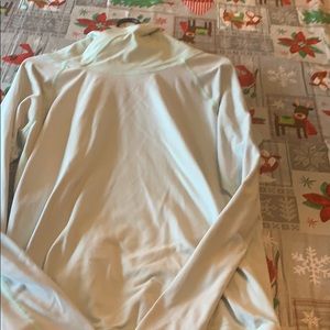 Cute light mint green pull over! Great shape!